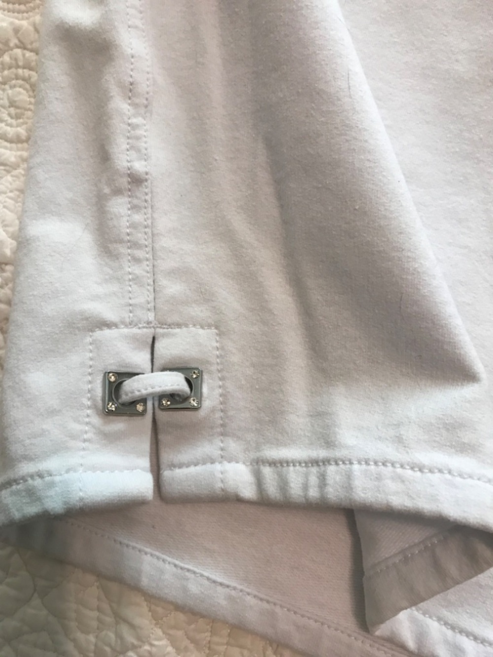 QF white DreamJeannes pull-on shorts with rhinestone grommet details (XL) - Picture 9 of 13